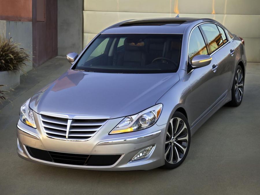  Hyundai Genesis R-Spec 2011 года  (фото 3 из 21)